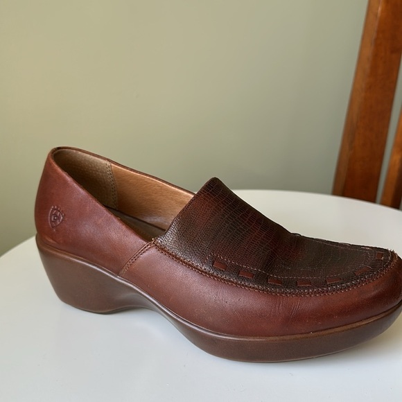 ARIAT Snake Print Leather Platform Slip-On Clog Stitching Details Size 8.5 flaw - Picture 1 of 17